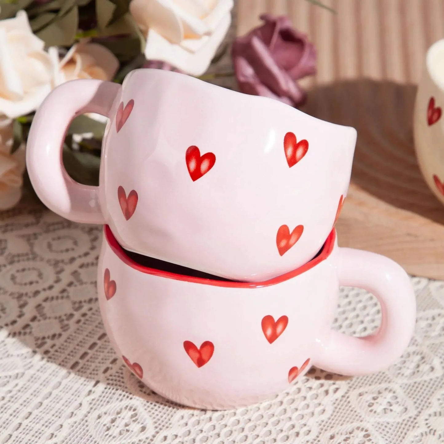 Creatieve Koffiemok met Hartmotief voor Romantische Momenten
