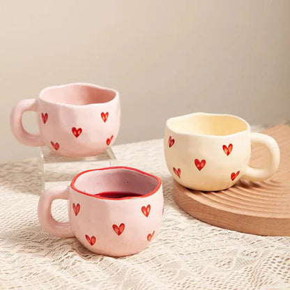 Creatieve Koffiemok met Hartmotief voor Romantische Momenten