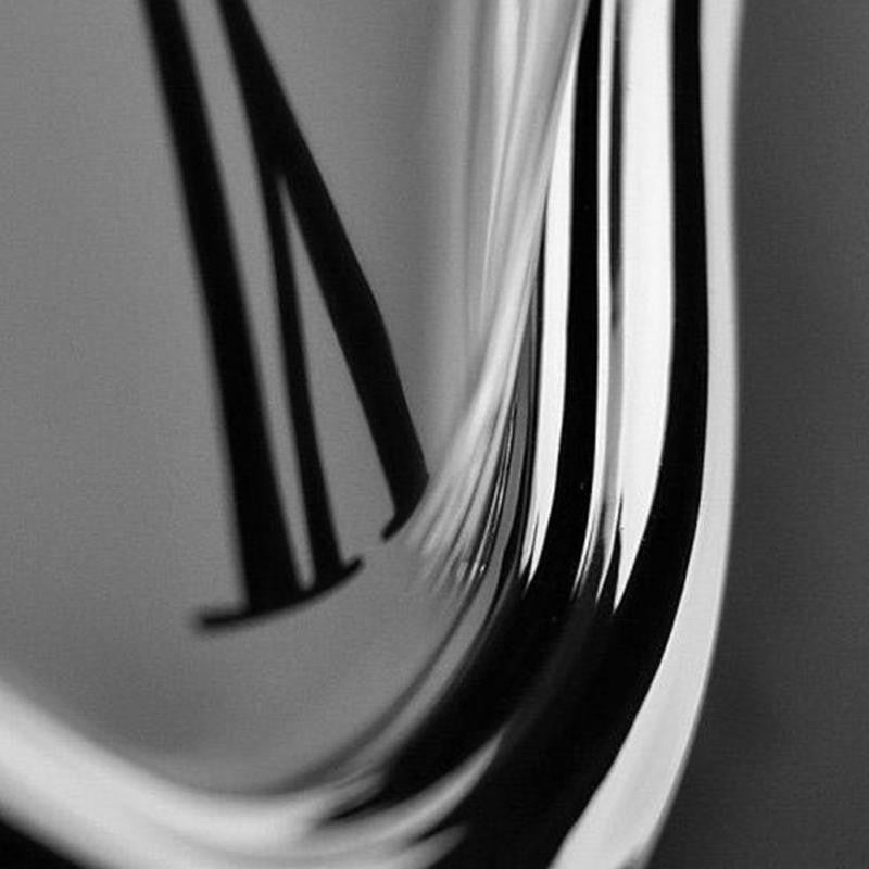 Creatieve Smeltklok voor Artistieke Interieurdecoratie 5