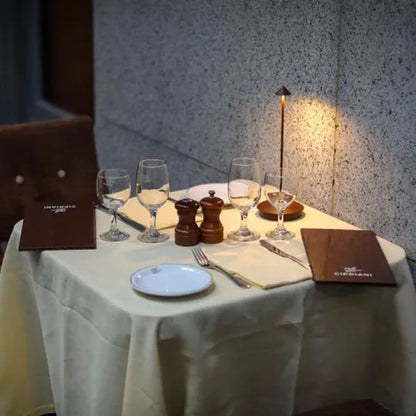 Dimbare Draadloze Tafellamp voor Stijlvolle Verlichting – Oplaadbaar en Waterdicht 3