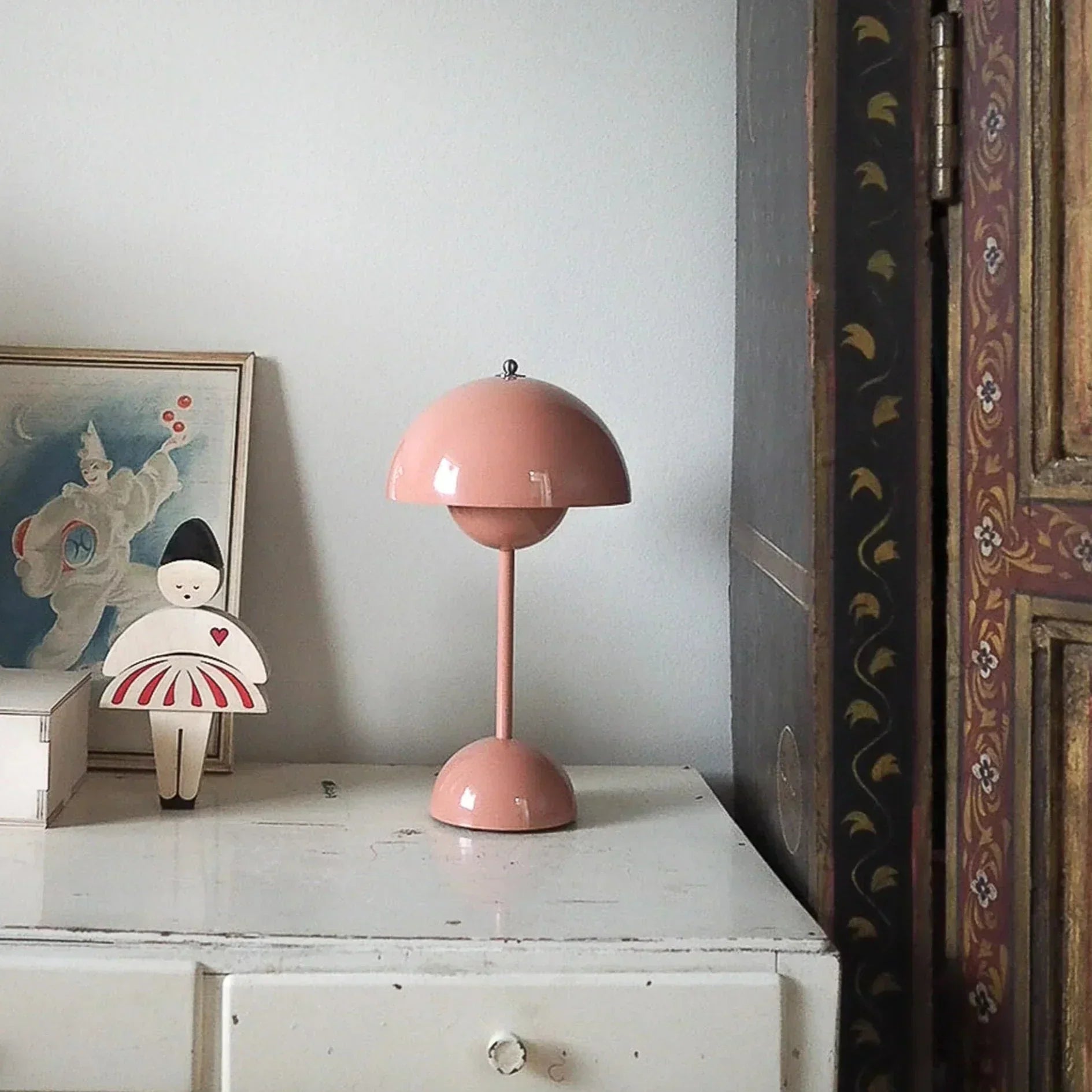 Stijlvolle Tafellamp voor Elegante Verlichting - Zwart en Goud 1
