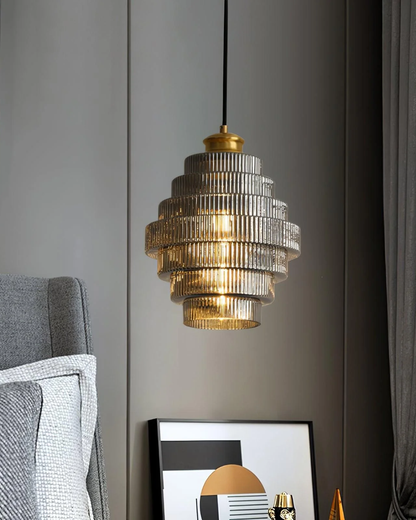 Warme Hanglamp voor Eettafel met Gelaagd Glas en Gouden Accent 5