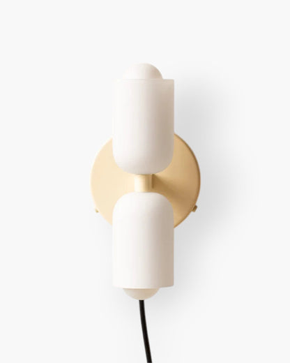 Zachte Wandlamp voor Sfeervolle Ruimtes met Matglazen Bollen 1