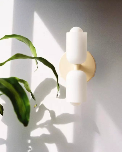 Zachte Wandlamp voor Sfeervolle Ruimtes met Matglazen Bollen 4